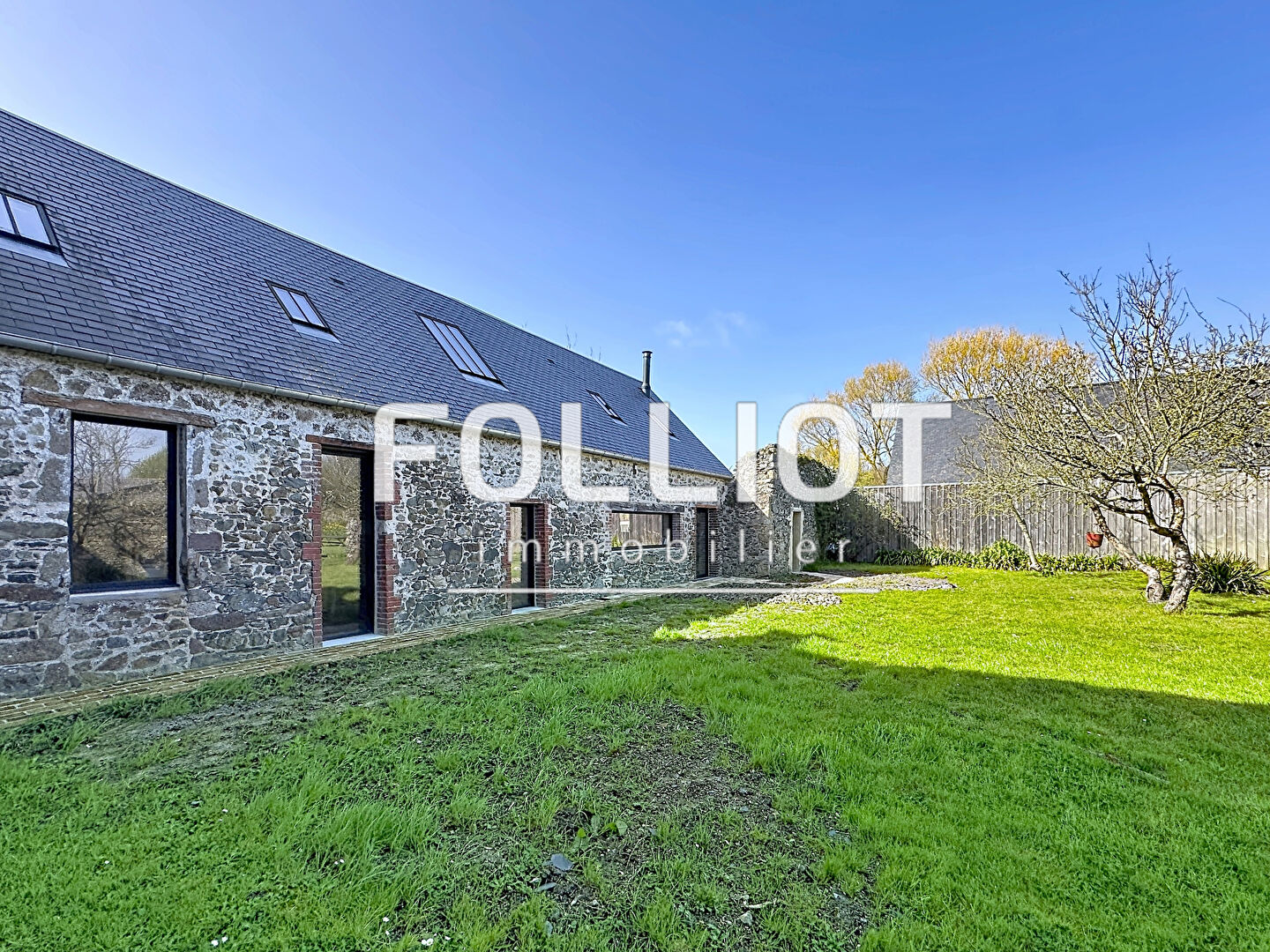 Agence immobilière de CABINET FOLLIOT - AGON-COUTAINVILLE