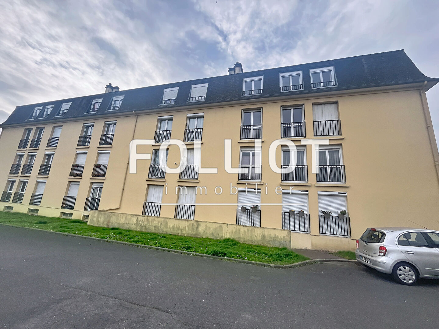 Agence immobilière de 
 CABINET FOLLIOT - Cabinet FOLLIOT - BAYEUX 
