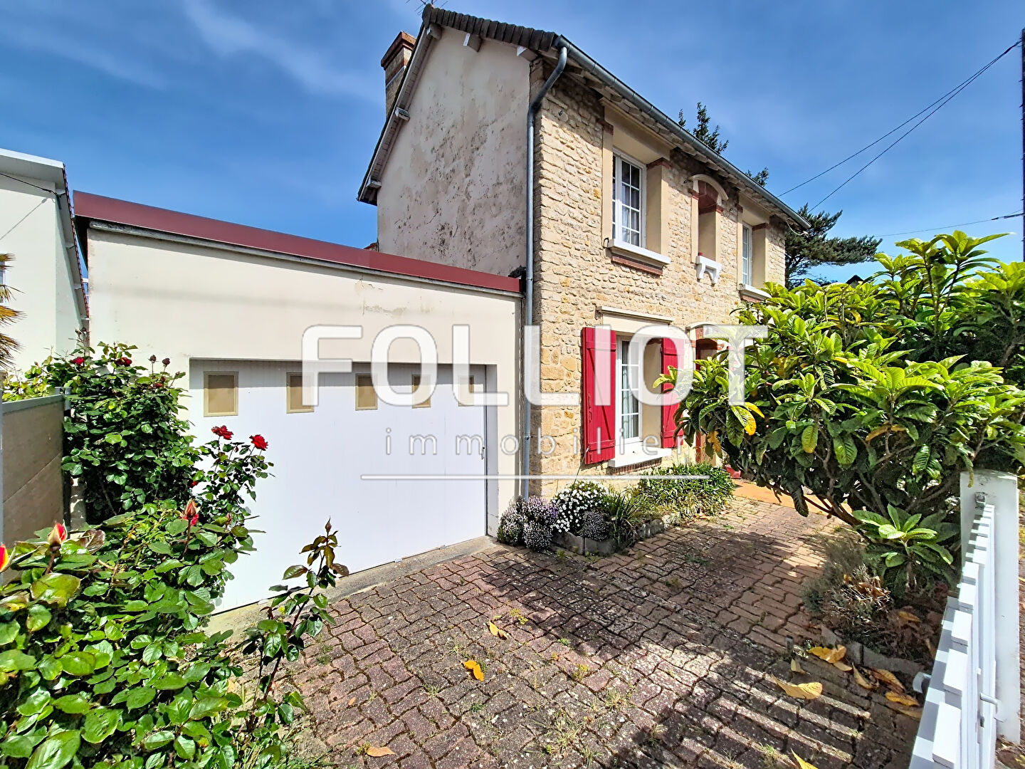 Agence immobilière de 
 CABINET FOLLIOT - Cabinet FOLLIOT - CAEN SAINT SAUVEUR 
