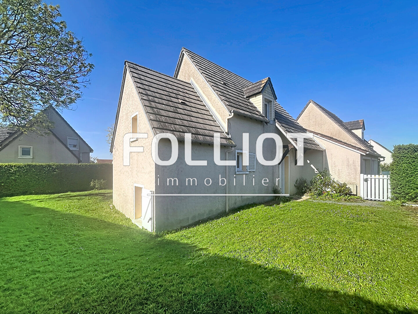 Agence immobilière de 
 CABINET FOLLIOT - Cabinet FOLLIOT - BAYEUX 
