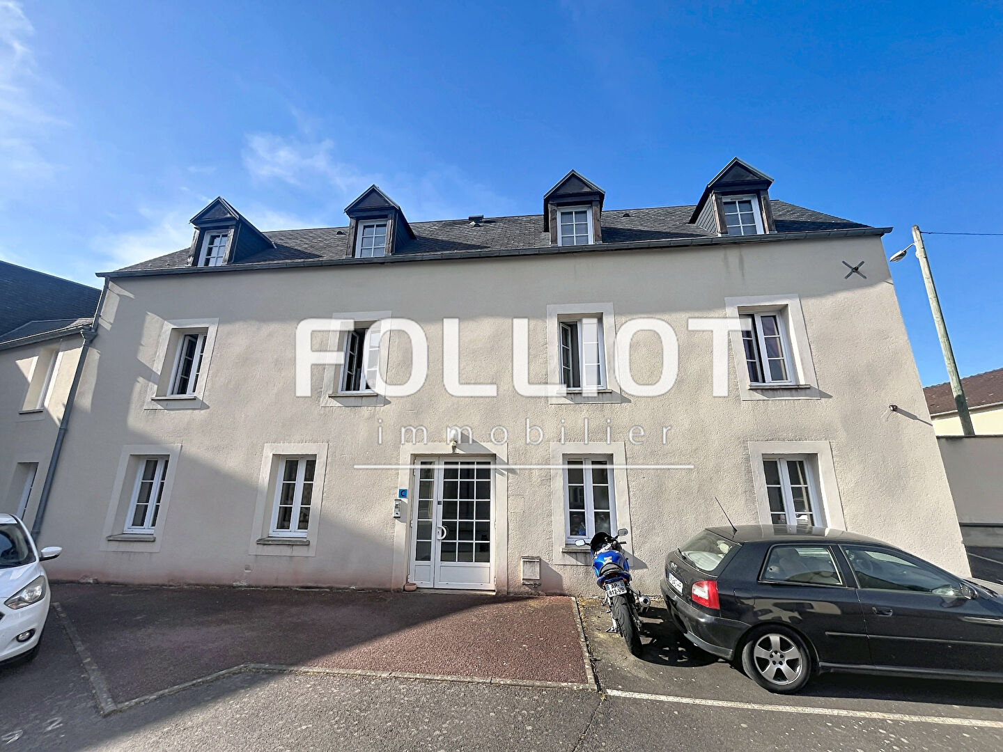 Agence immobilière de 
 CABINET FOLLIOT - Cabinet FOLLIOT - BAYEUX 
