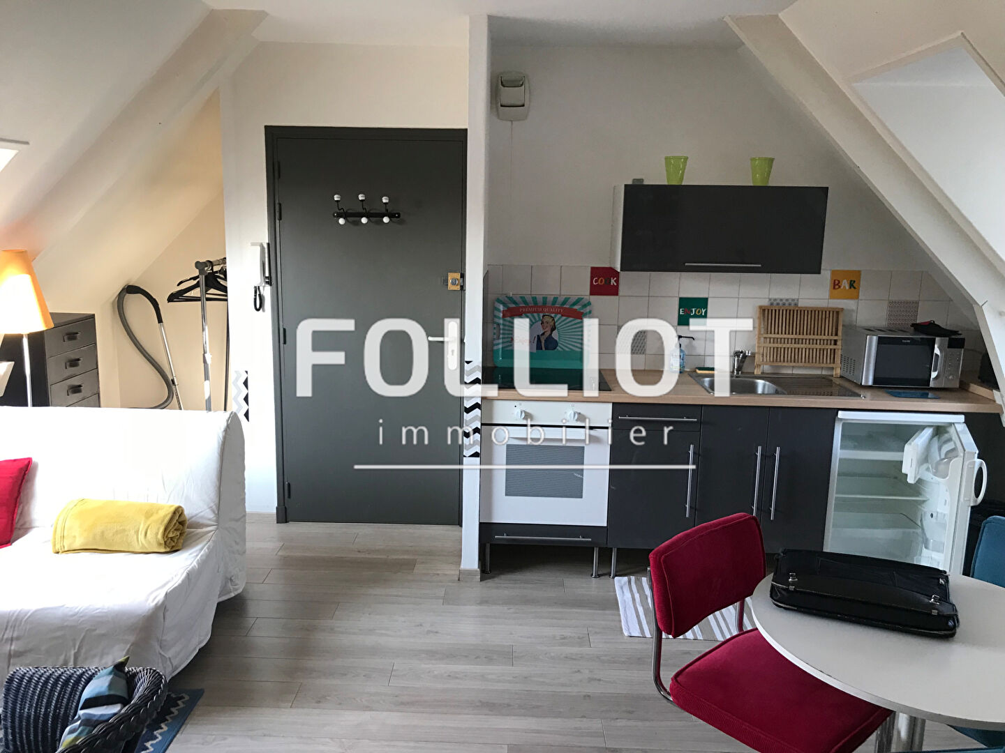 Agence immobilière de 
 CABINET FOLLIOT - Cabinet FOLLIOT - BAYEUX 
