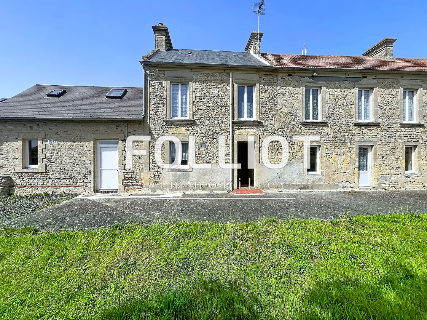 À VENDRE - Maison de caractère avec appartement indépendant- Réf. 14450SP