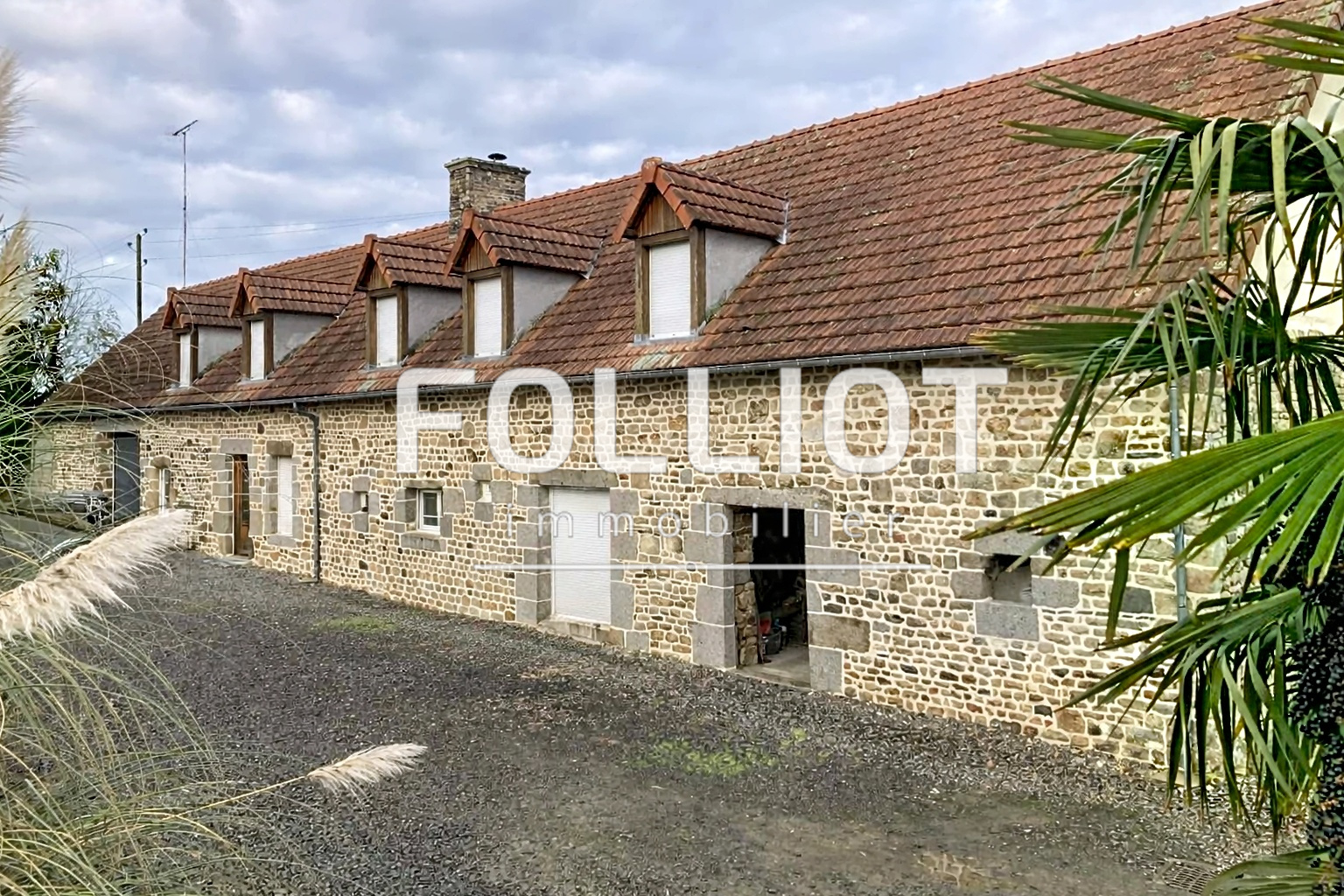 Agence immobilière de CABINET FOLLIOT - VILLEDIEU LES POELES