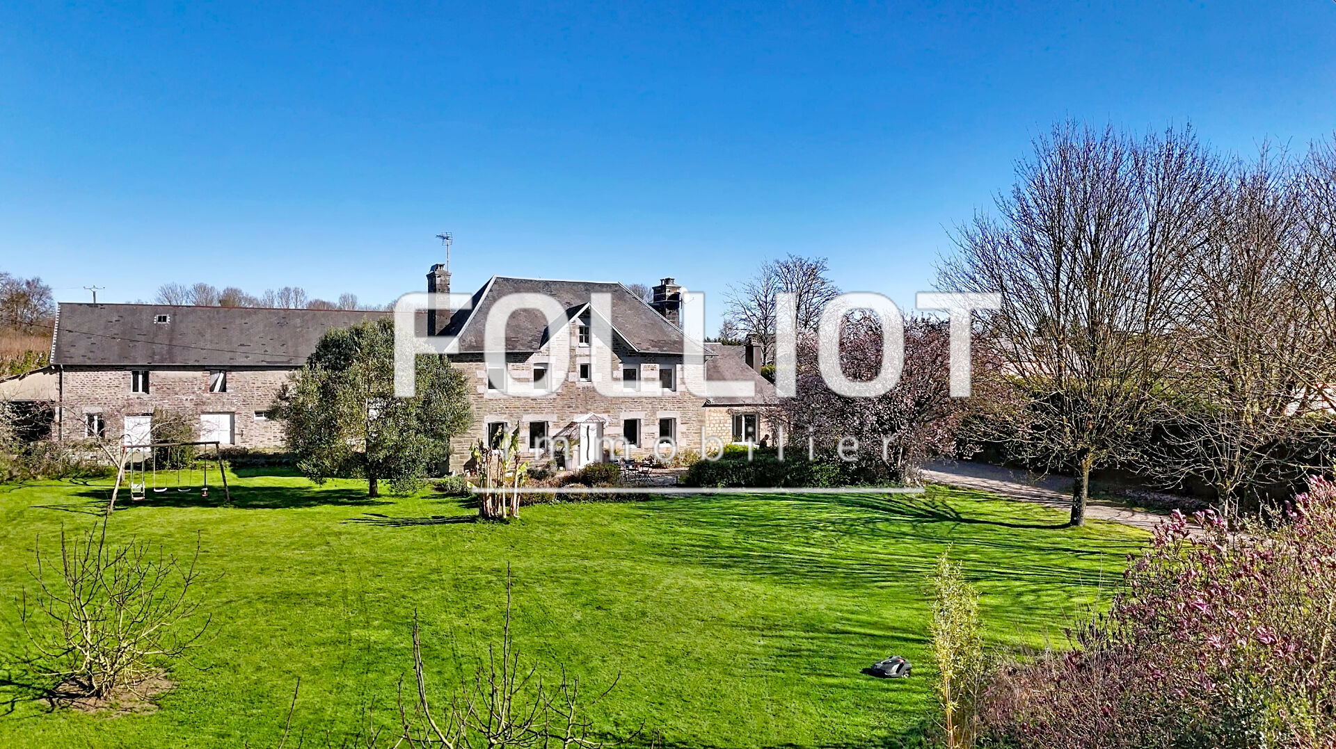 Maison d'exception à vendre à Folligny