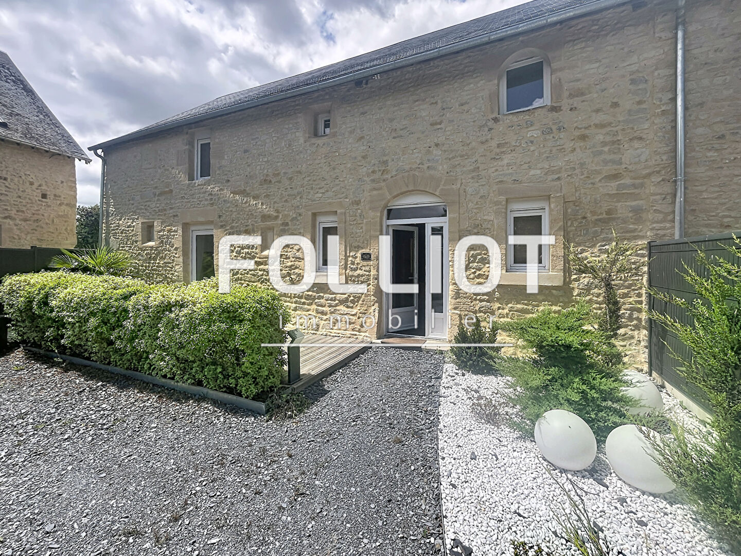 Agence immobilière de 
 CABINET FOLLIOT - Cabinet FOLLIOT - BAYEUX 
