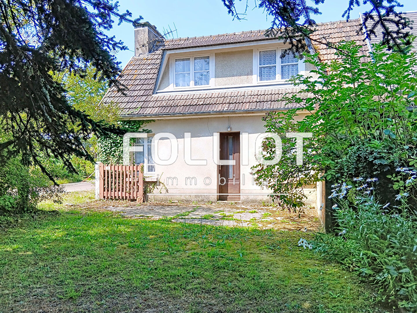 A vendre- Maison à rénover avec jardin de 1 400 m² - A moins de 10 minutes de La Haye-du-Puits