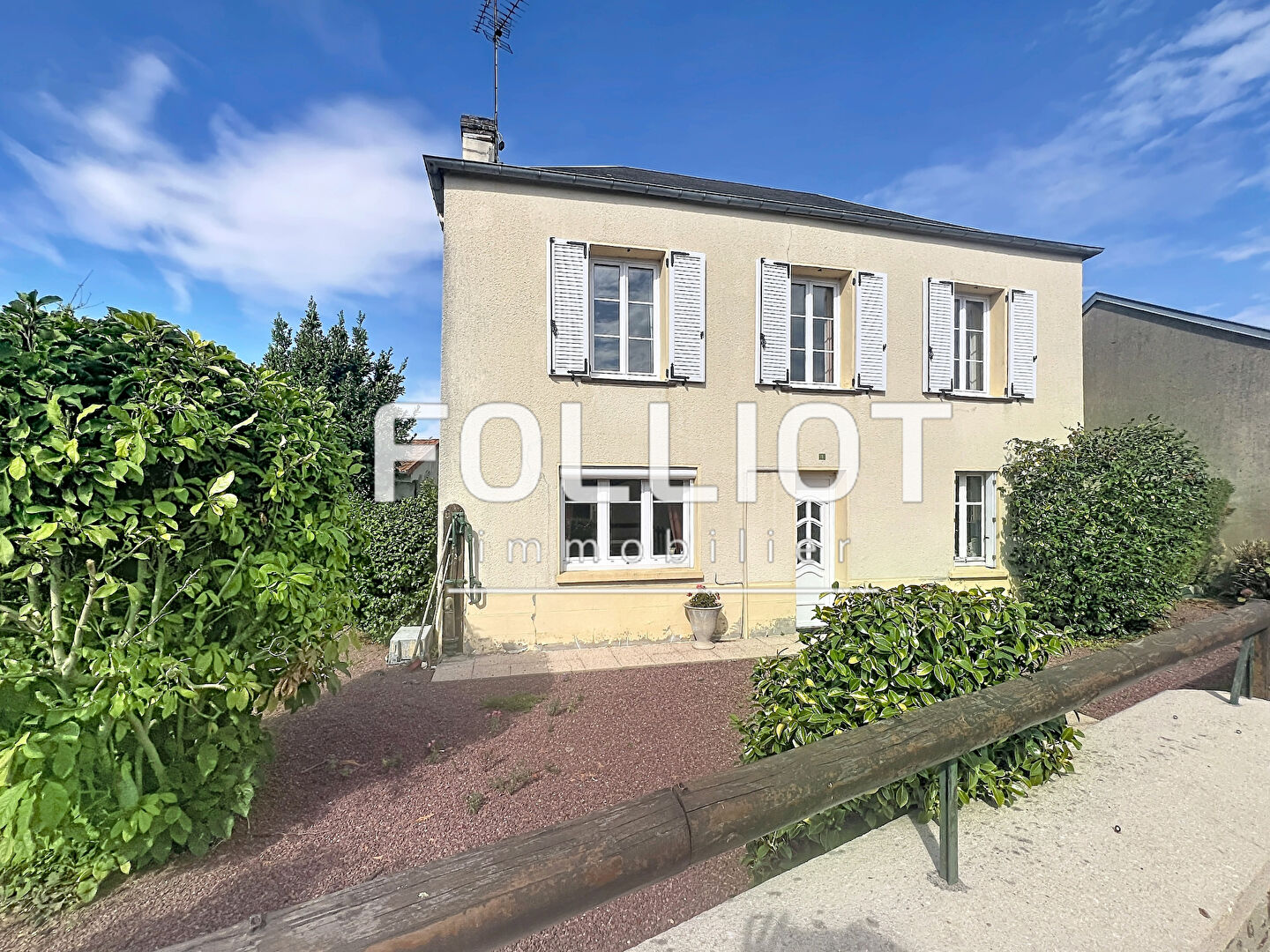 Agence immobilière de CABINET FOLLIOT - SAINT LÔ