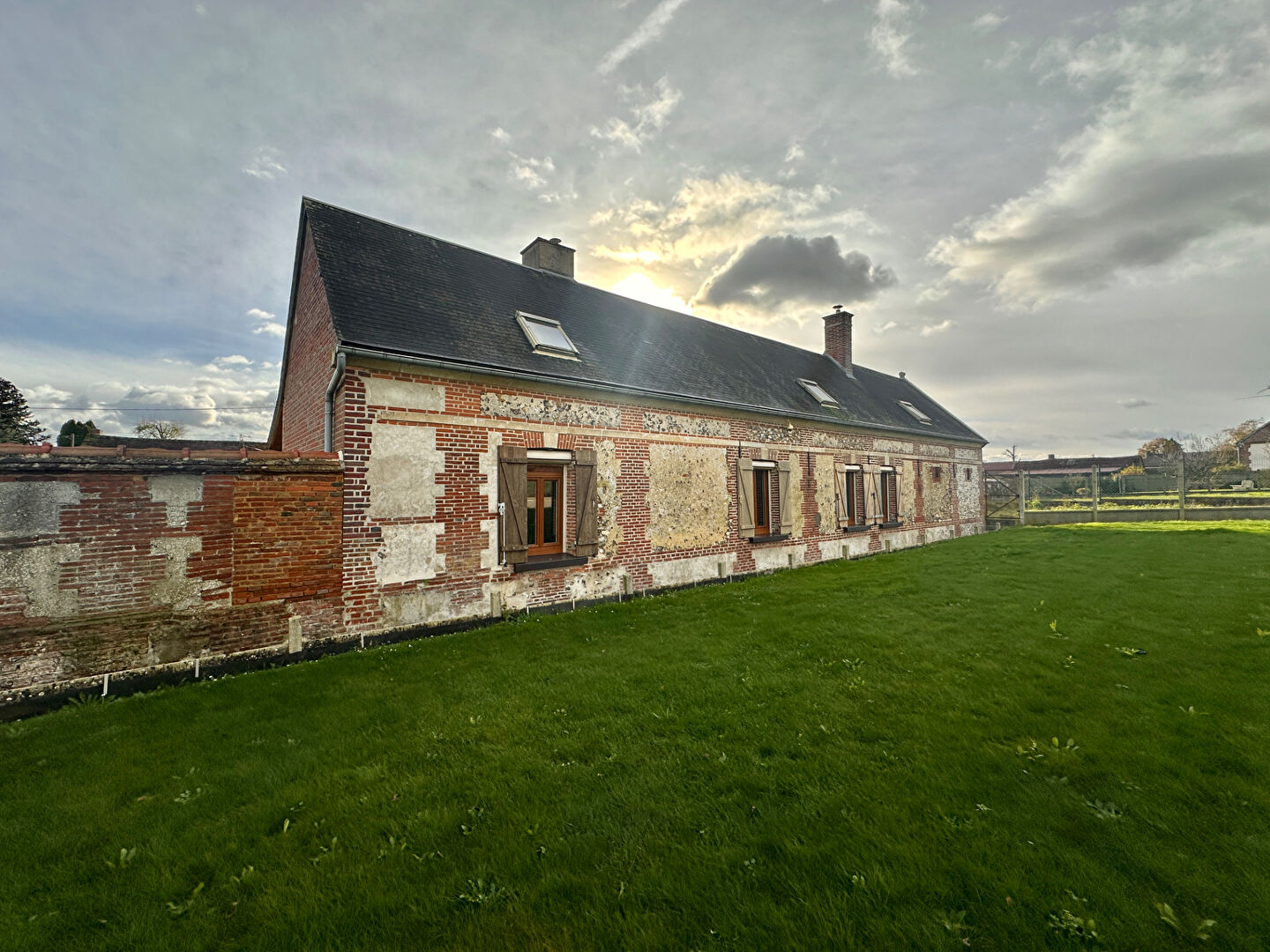 Agence immobilière de CABINET FONTAINE - CREVECOEUR LE GRAND