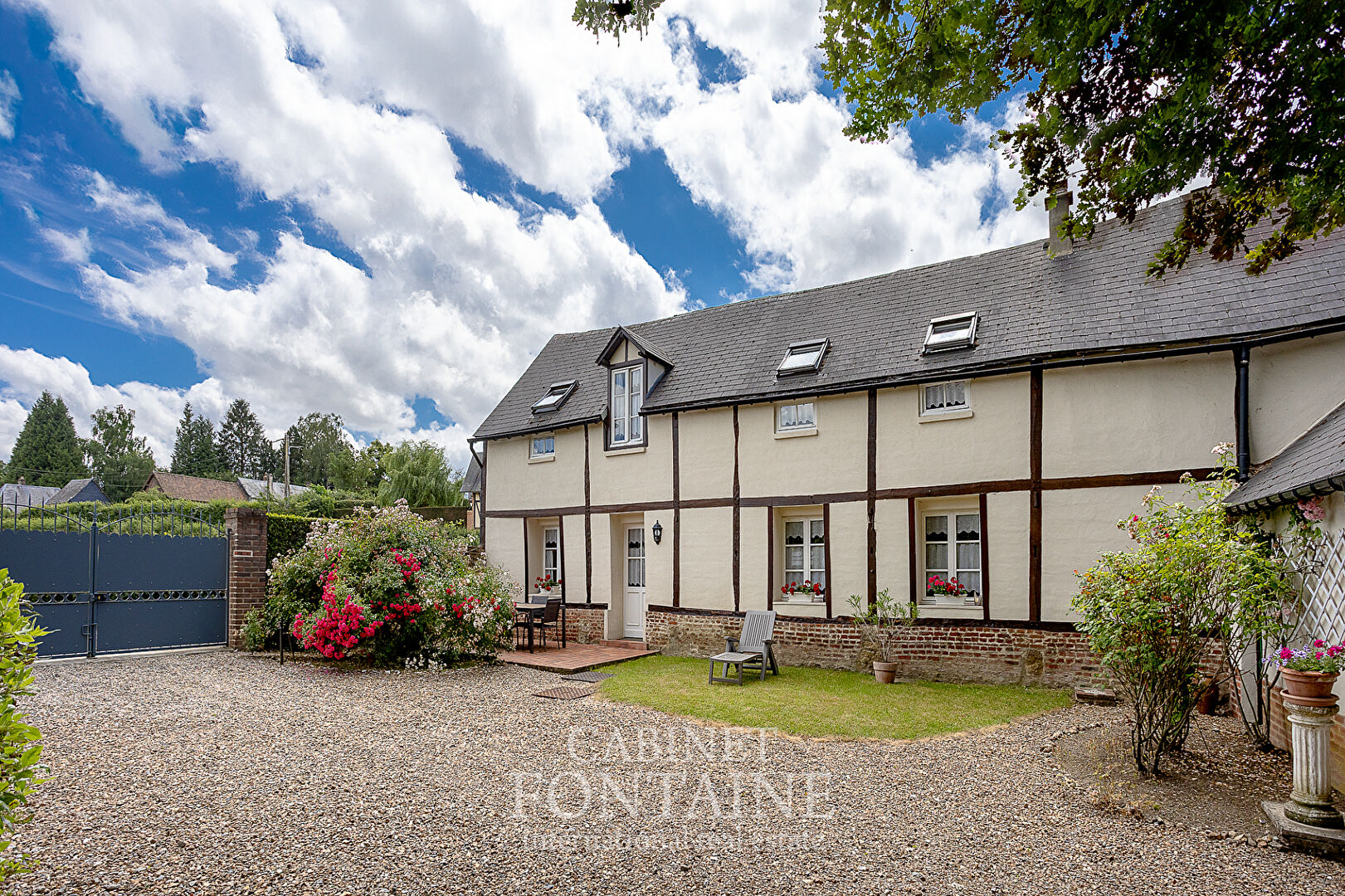 PROPRIETE 2 maisons et annexes