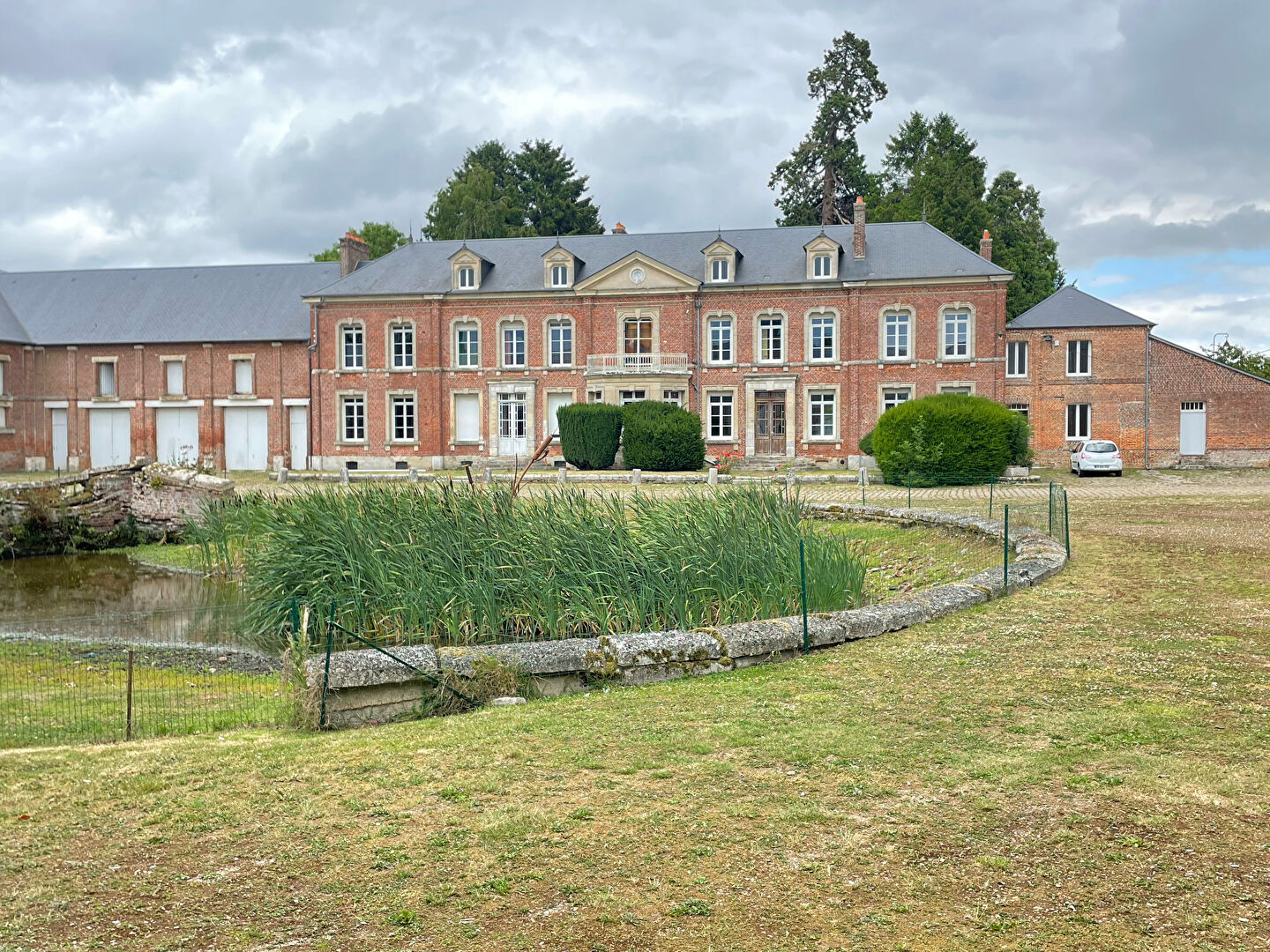 Agence immobilière de CABINET FONTAINE - CREVECOEUR LE GRAND
