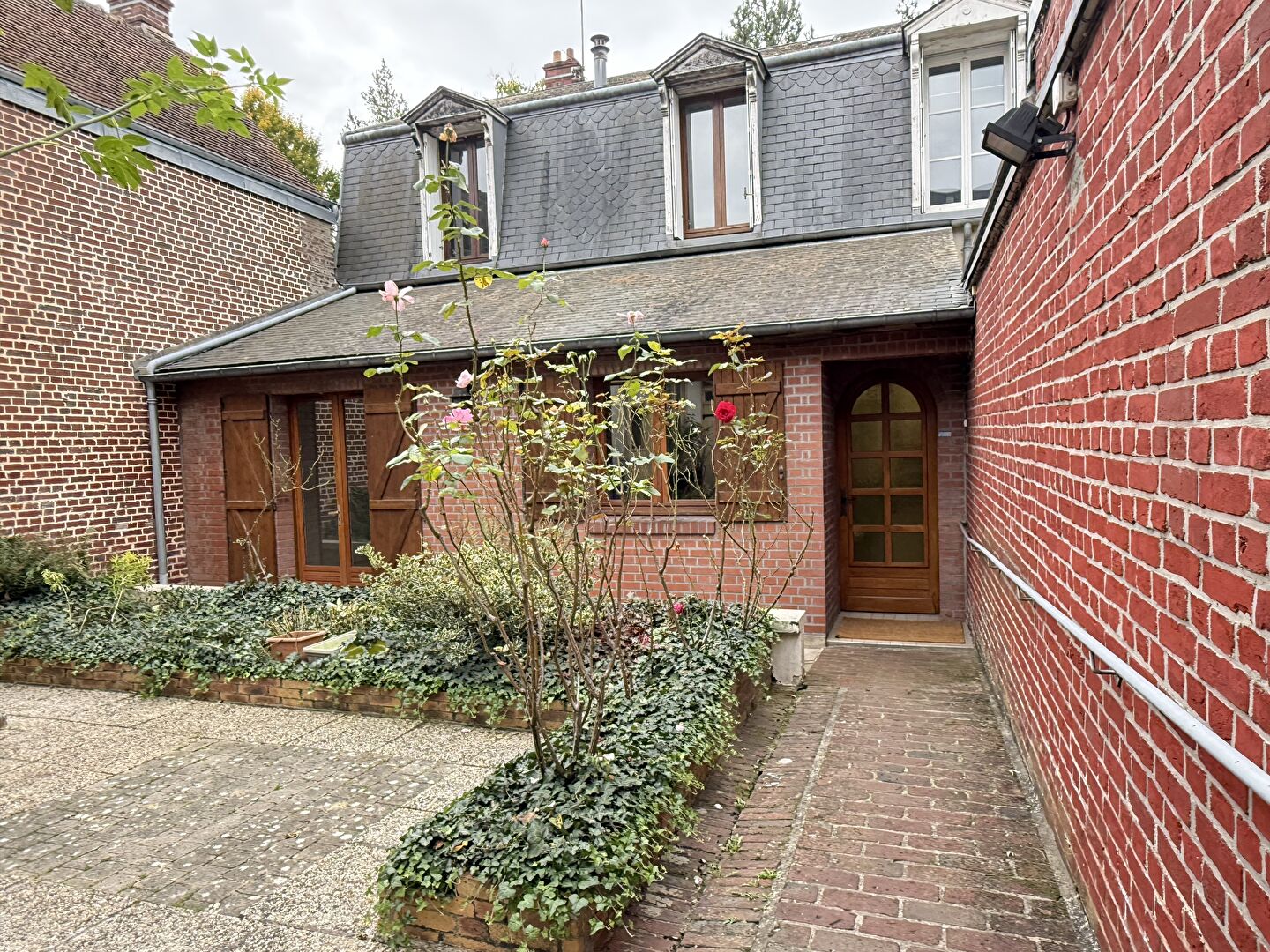 Agence immobilière de CABINET FONTAINE - CREVECOEUR LE GRAND