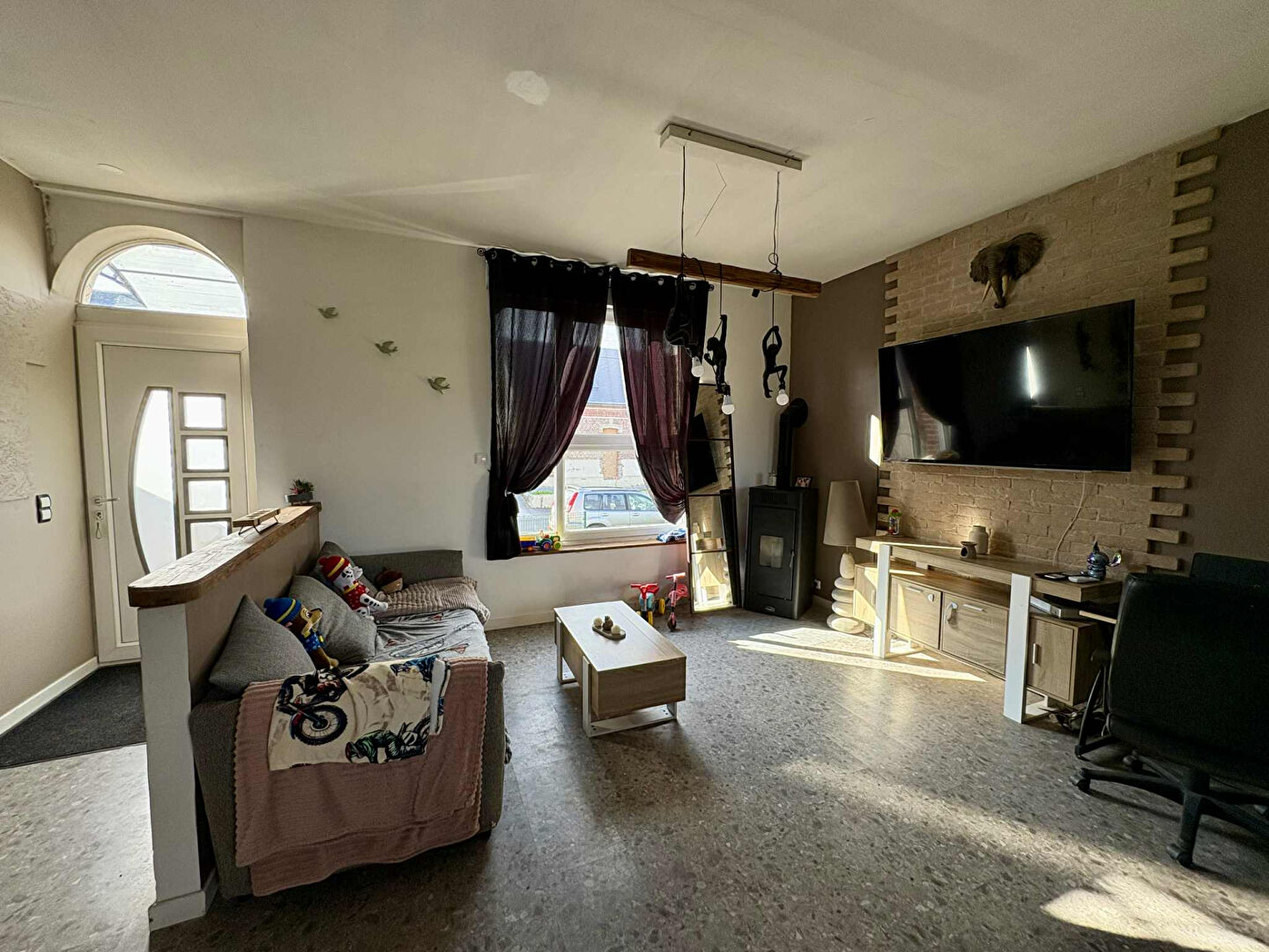 Photo maison de caractère avec rivière image 4/6