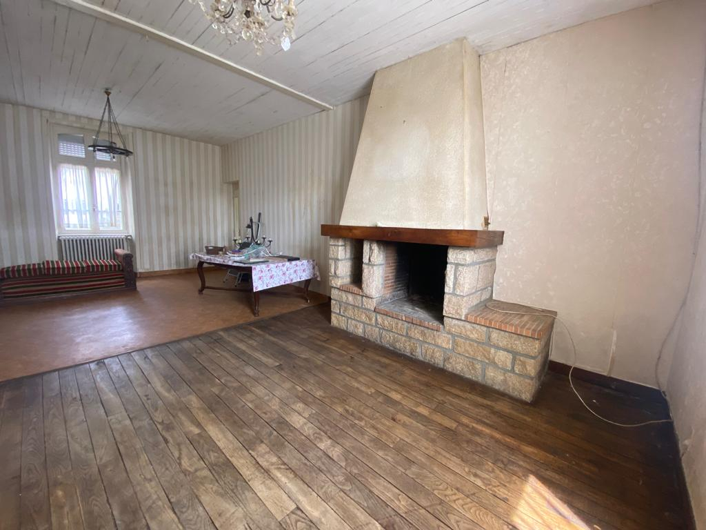 Photo COMBOURG entre CENTRE et GARE image 2/6