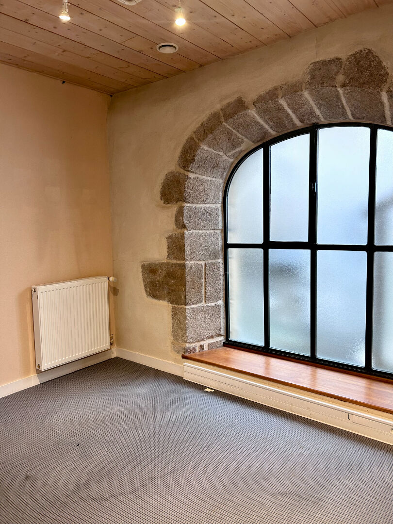 Photo A LOUER - DOL DE BRETAGNE - PLEIN CENTRE - LOCAL PROFESSIONNEL - 98 m² image 5/6