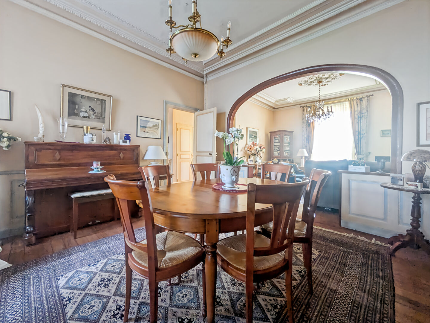 Photo Maison de Maître - 190 m² - 10 pièces - 520 m² de Terrain image 5/6