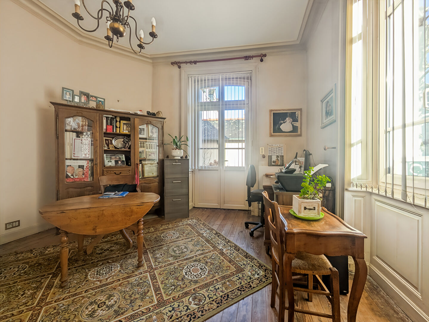 Photo Maison de Maître - 190 m² - 10 pièces - 520 m² de Terrain image 6/6