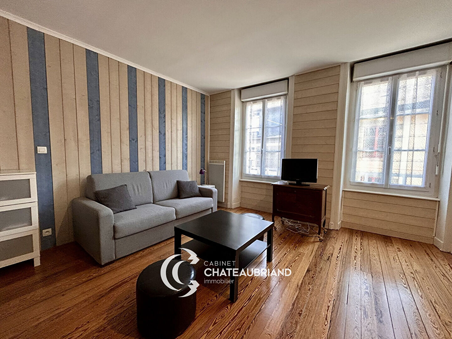 A LOUER - DOL DE BRETAGNE - CENTRE - T1 - 39 m² - MEUBLE - 1er étage