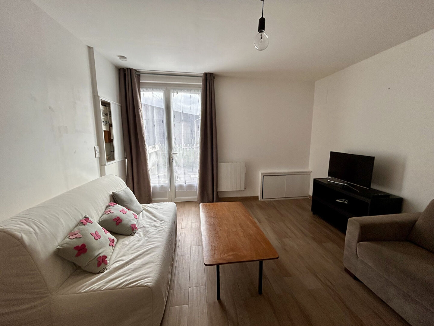 Photo A LOUER - BAGUER MORVAN - CAMPAGNE - MAISON MEUBLEE EN DUPLEX - 38 m² - TERRASSE image 3/6