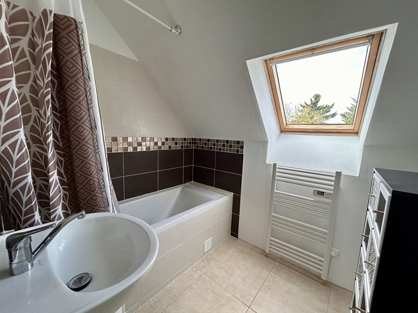 Photo A LOUER - BAGUER MORVAN - CAMPAGNE - MAISON MEUBLEE EN DUPLEX - 38 m² - TERRASSE image 6/6