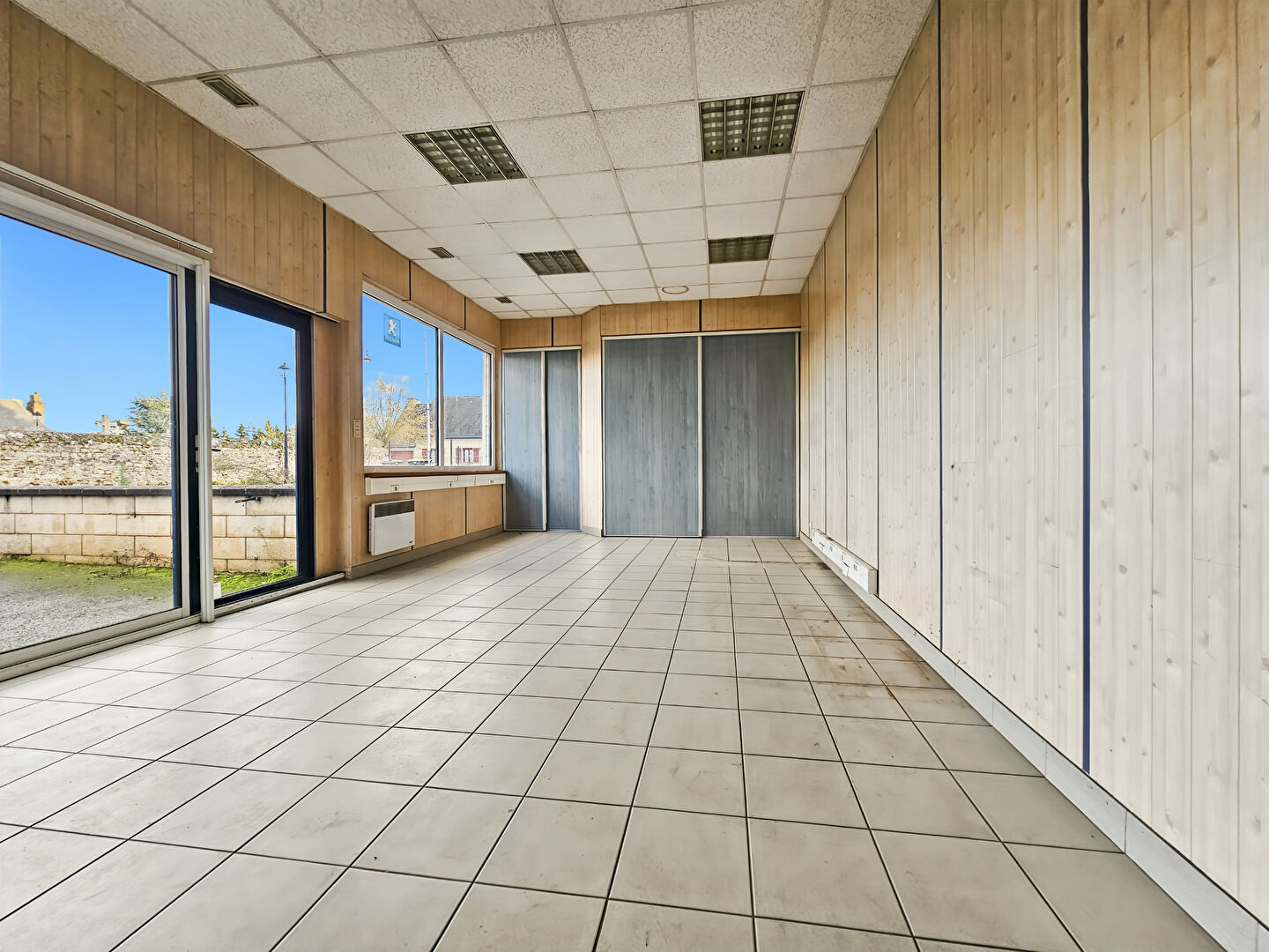 Photo Parking / box Bazouges La Perouse 662.46 m2 image 2/6