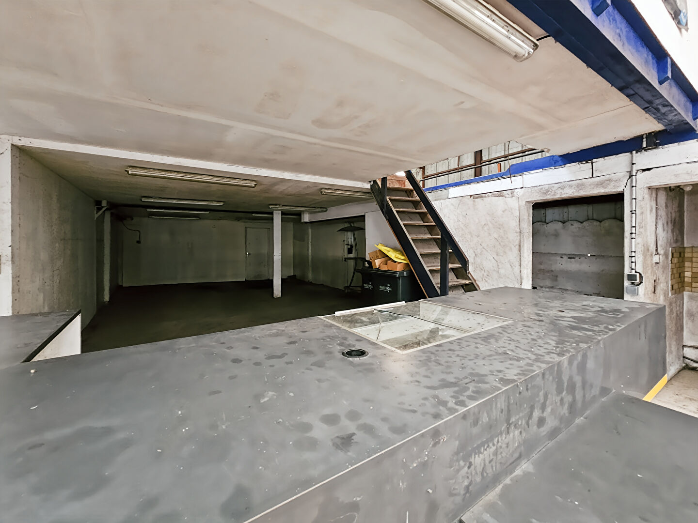 Photo Parking / box Bazouges La Perouse 662.46 m2 image 5/6