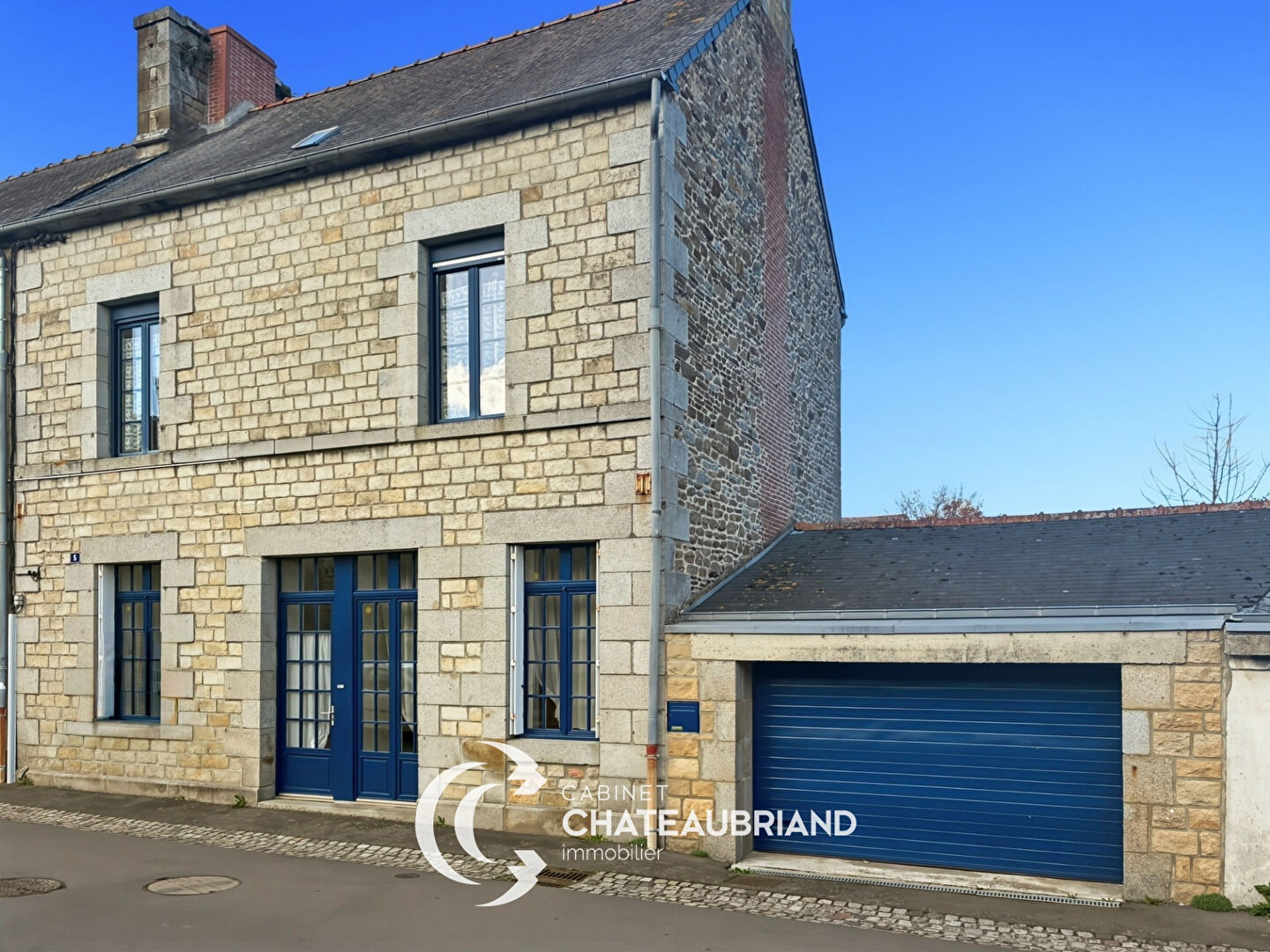 Charmante Maison en Pierre à Bzaouges la Pérouse 79 m² habitables + grenier sur un jardin de 285 m²