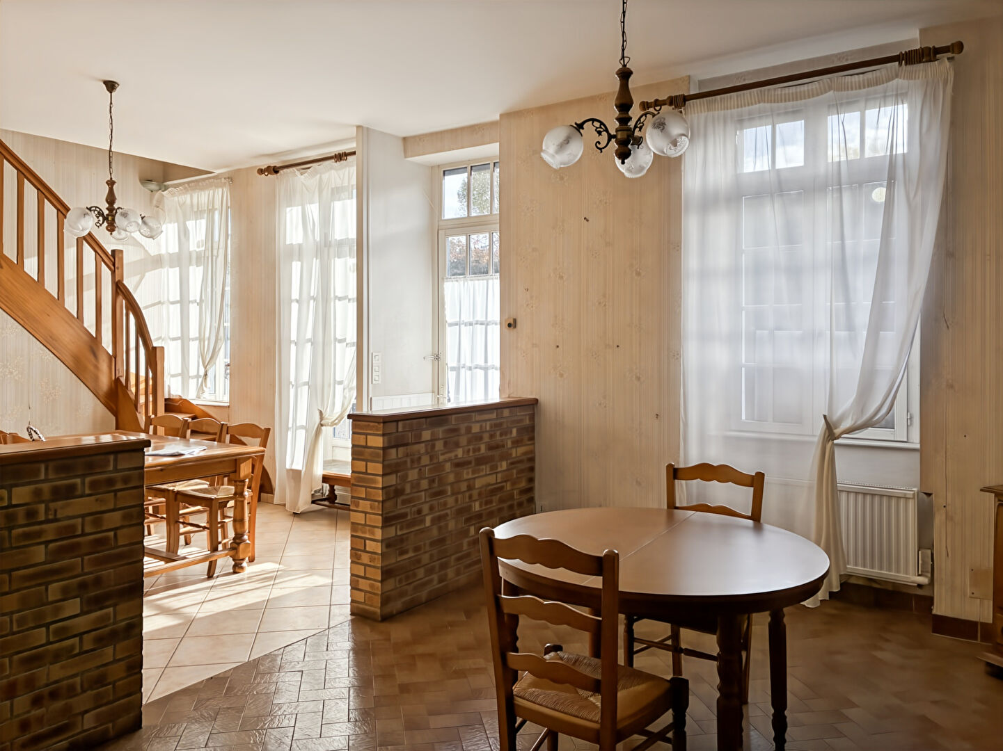 Photo Charmante Maison en Pierre à Bzaouges la Pérouse 79 m² habitables + grenier sur un jardin de 285 m² image 2/6