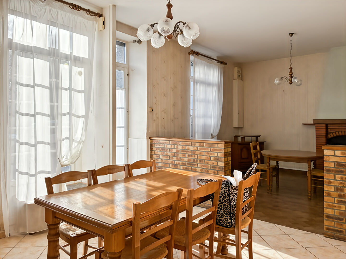 Photo Charmante Maison en Pierre à Bzaouges la Pérouse 79 m² habitables + grenier sur un jardin de 285 m² image 3/6