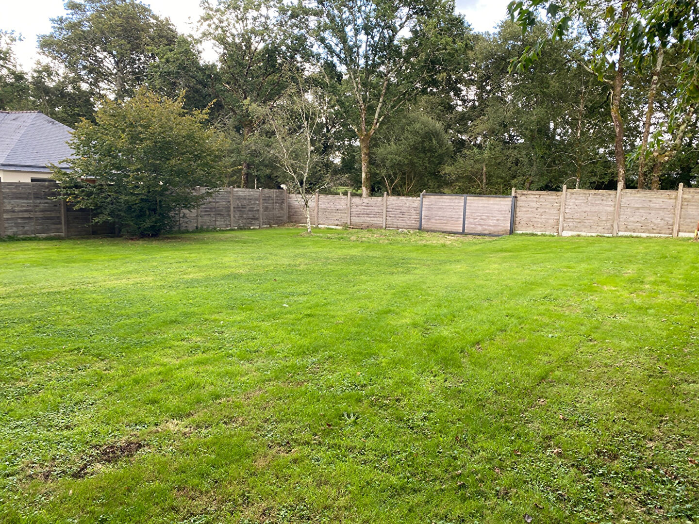 Photo Terrain Constructible à LA TRINITE-SURZUR de 686 m2 image 3/5