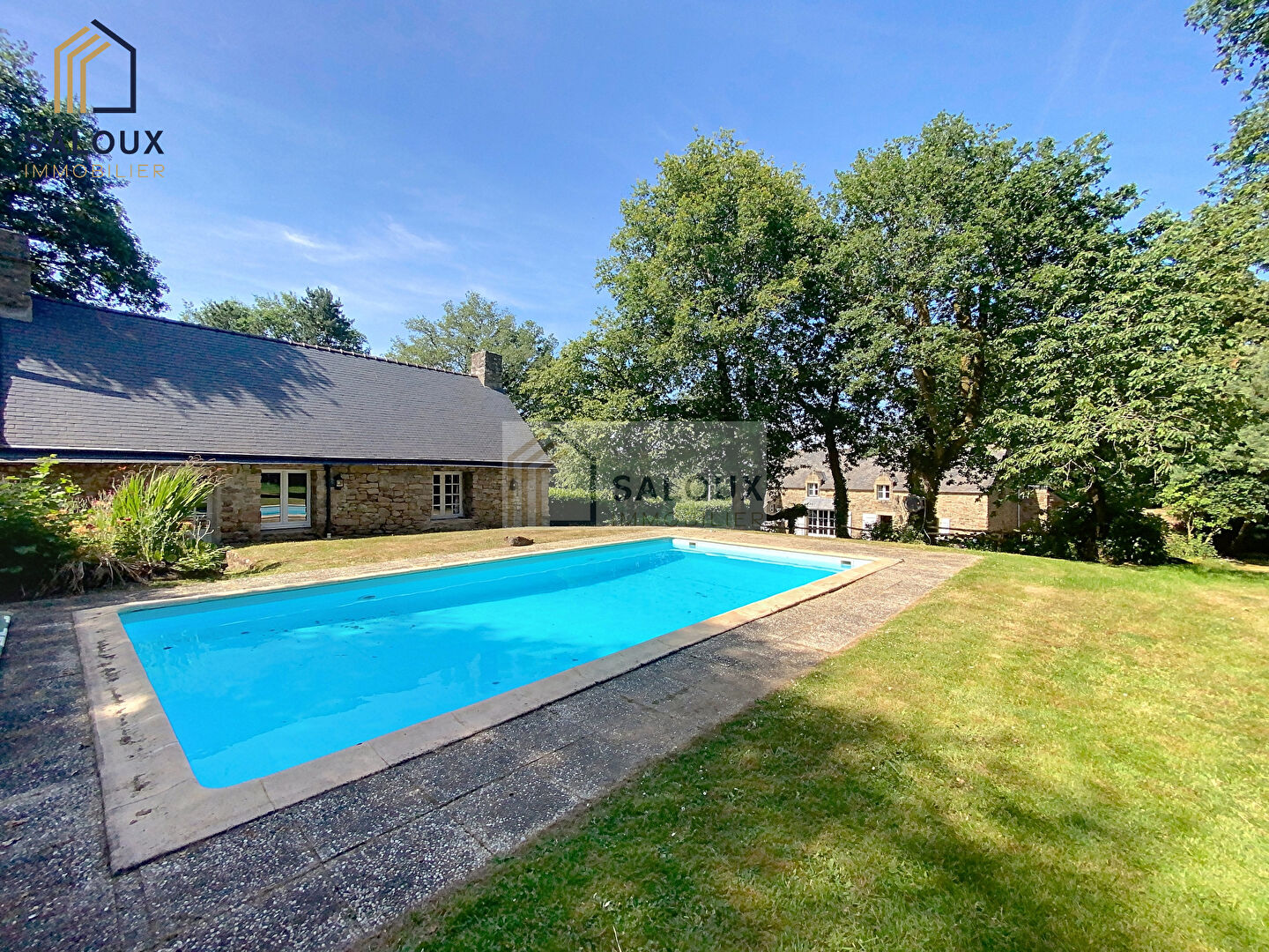 Photo VENTE LONGERE PEAULE  - TERRAIN AVEC PISCINE image 2/6