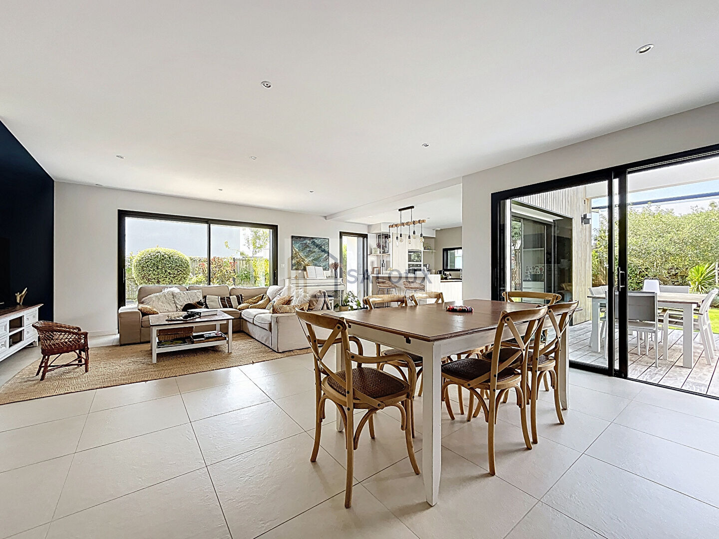 Photo VENTE MAISON CONTEMPORAINE DE 184m² - BILLIERS image 5/6