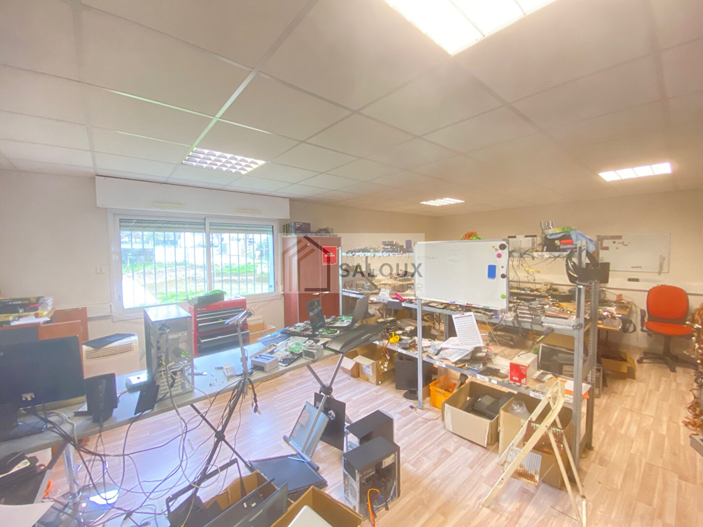 Photo NOYAL-MUZILLAC - Local d'activité 83.7 m2 image 2/3