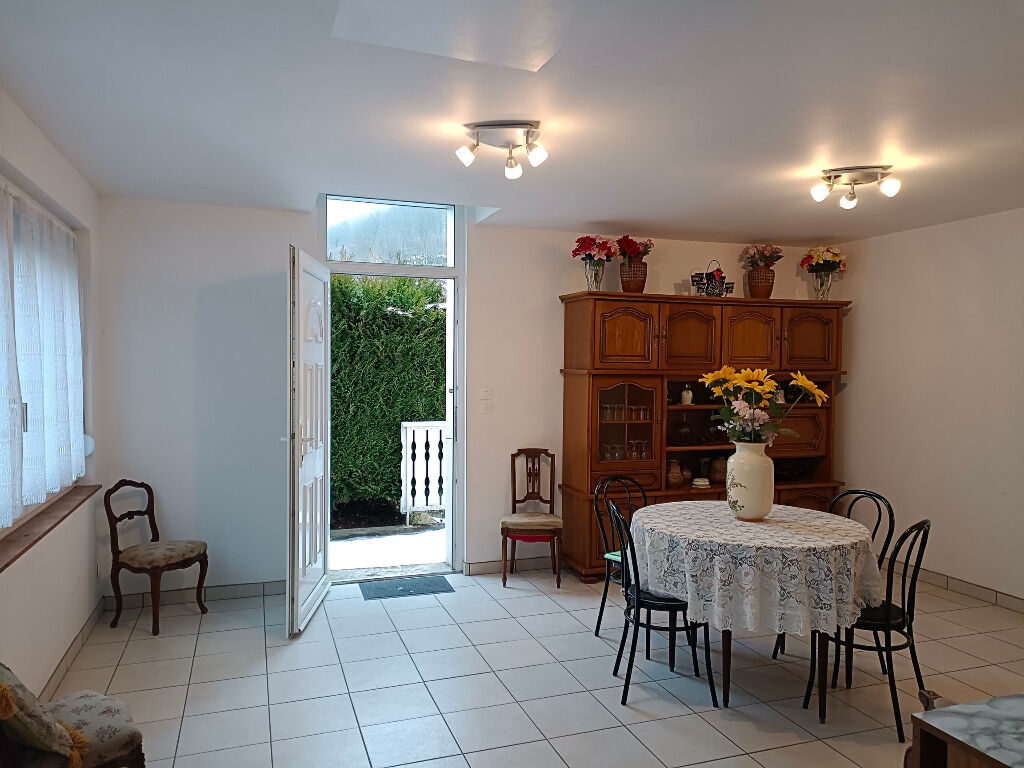 LA BRESSE, Appt F3 en entrée indépendante, de 54 m² au RDC avec 2 places de parking