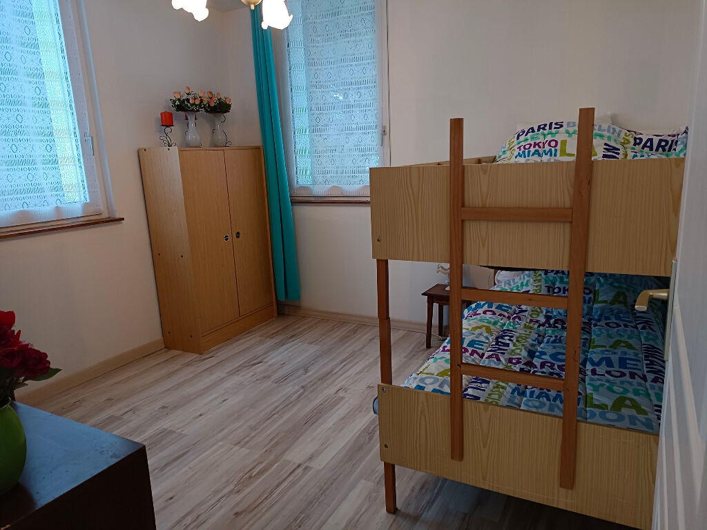 Photo LA BRESSE, Appt F3 en entrée indépendante, de 54 m² au RDC avec 2 places de parking image 5/6