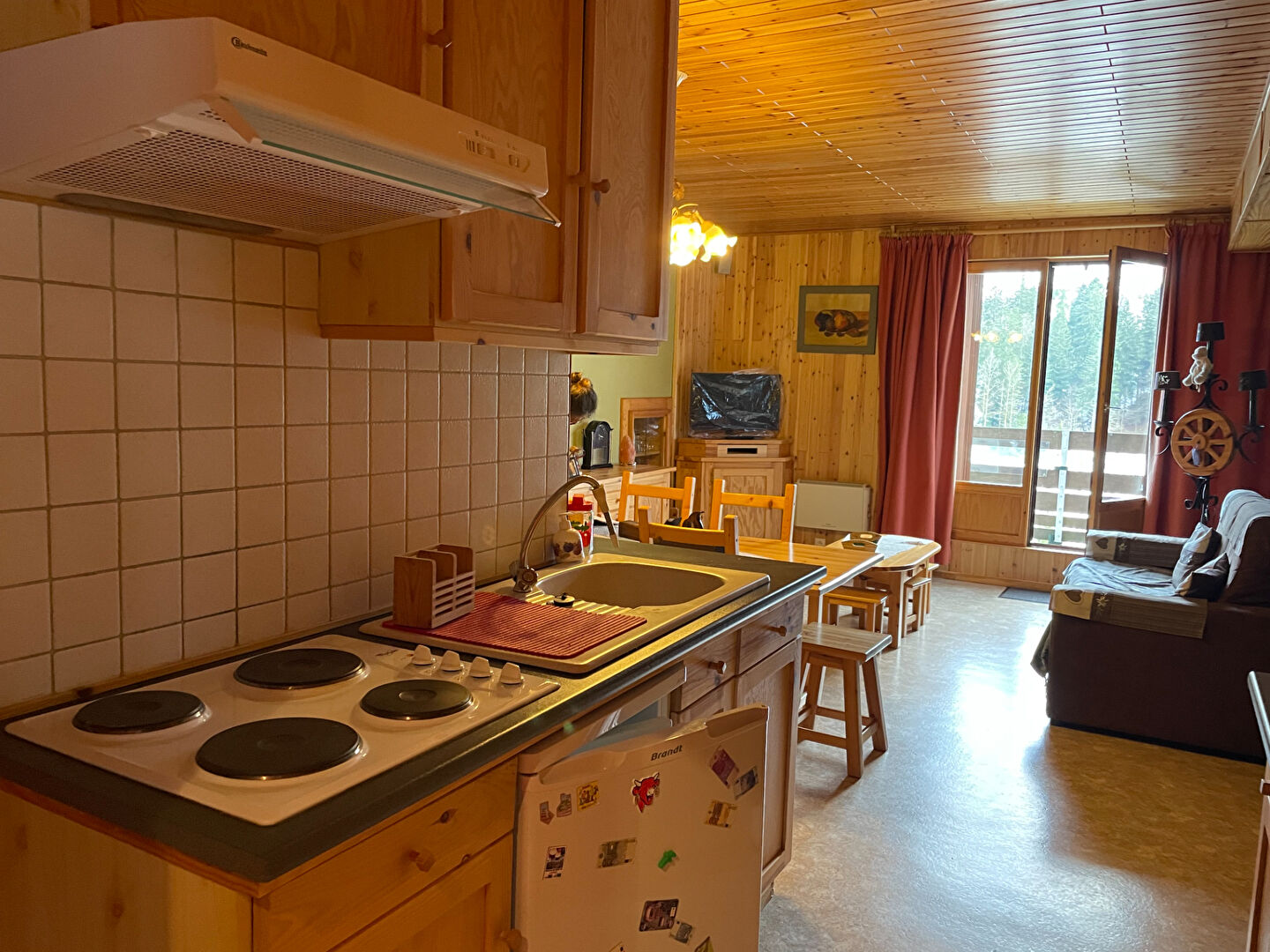 Photo ! COMPROMIS SIGNE ! PIED DES PISTES STUDIO 32 M² AVEC COIN MONTAGNE. BALCON. CAVE image 4/4