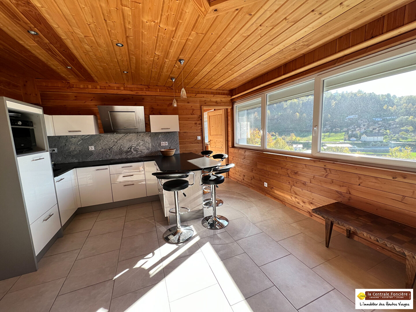 Photo PROCHE CENTRE VILLE. APPT 2 PIECES VUE IMPRENABLE ! image 3/6