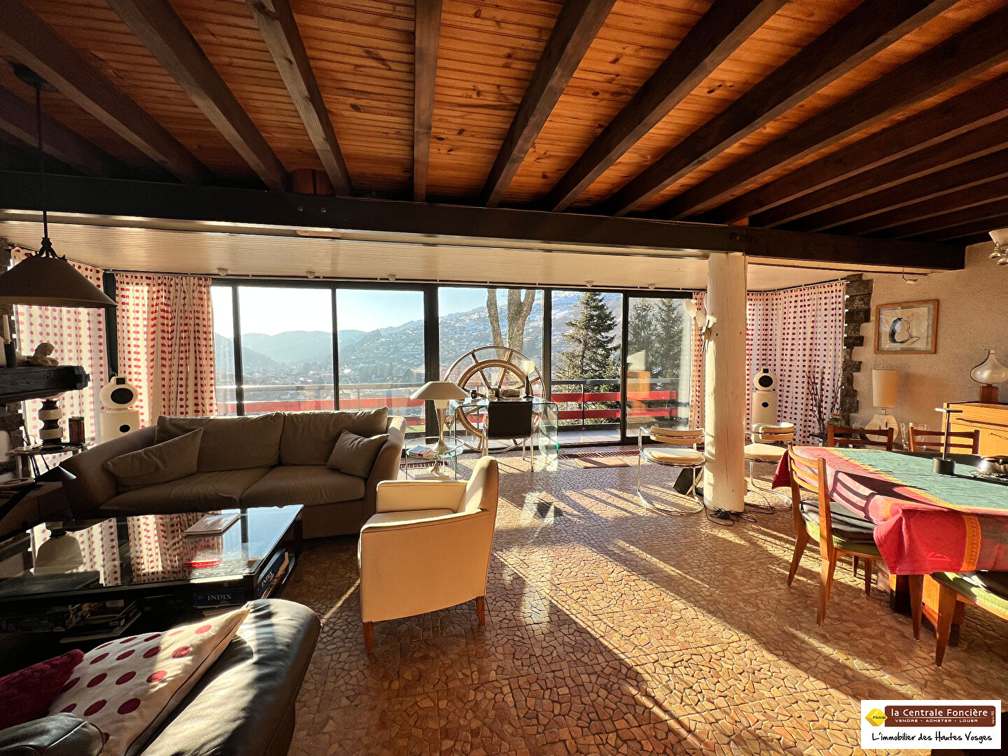 Photo MAISON 190 M² 8 PIECES EMPLACEMENT PRIVILEGIE ! image 2/6