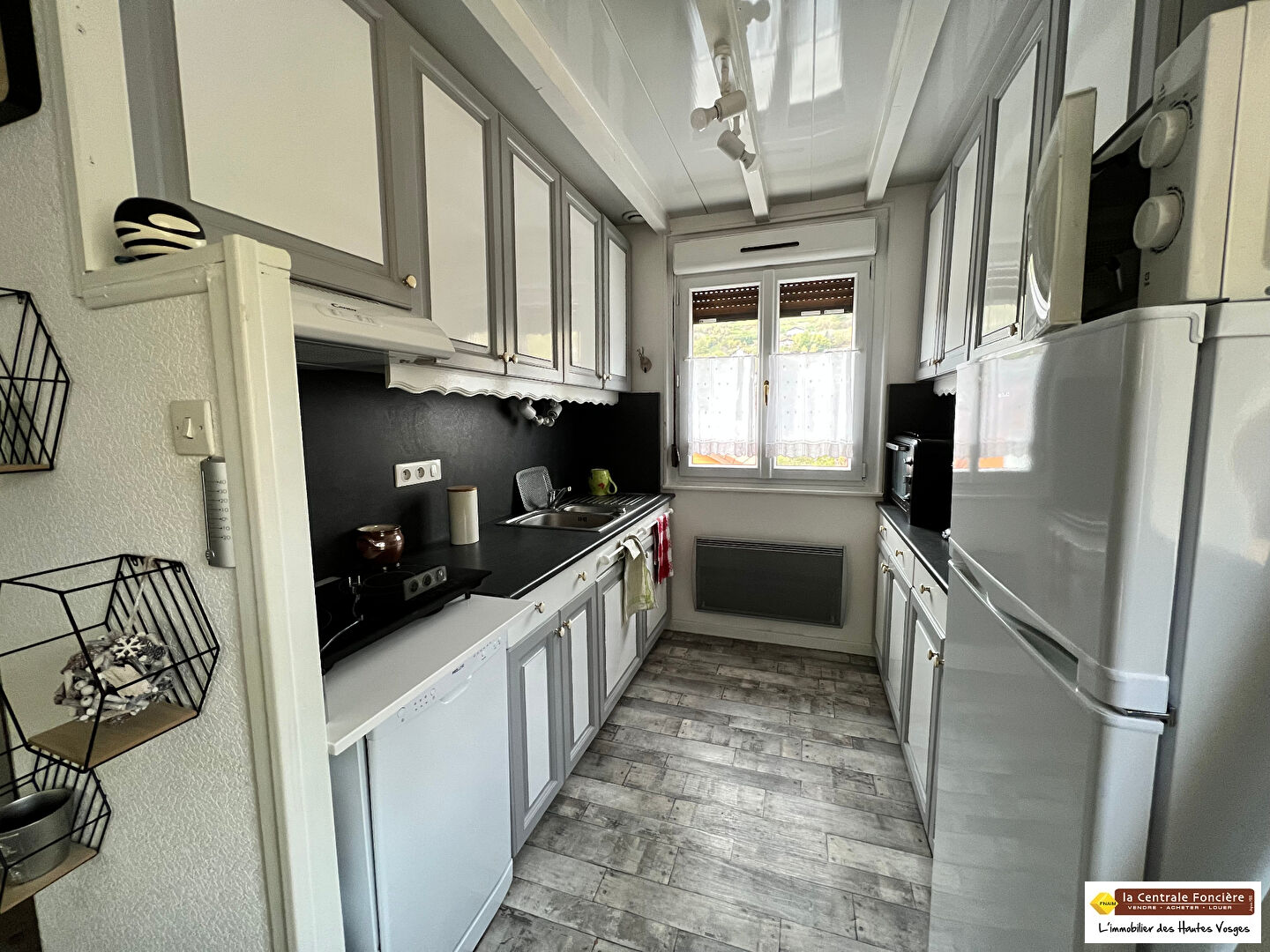 Photo EXCLUSIF ! APPT 3 PIECES AVEC GRANDE TERRASSE image 3/6