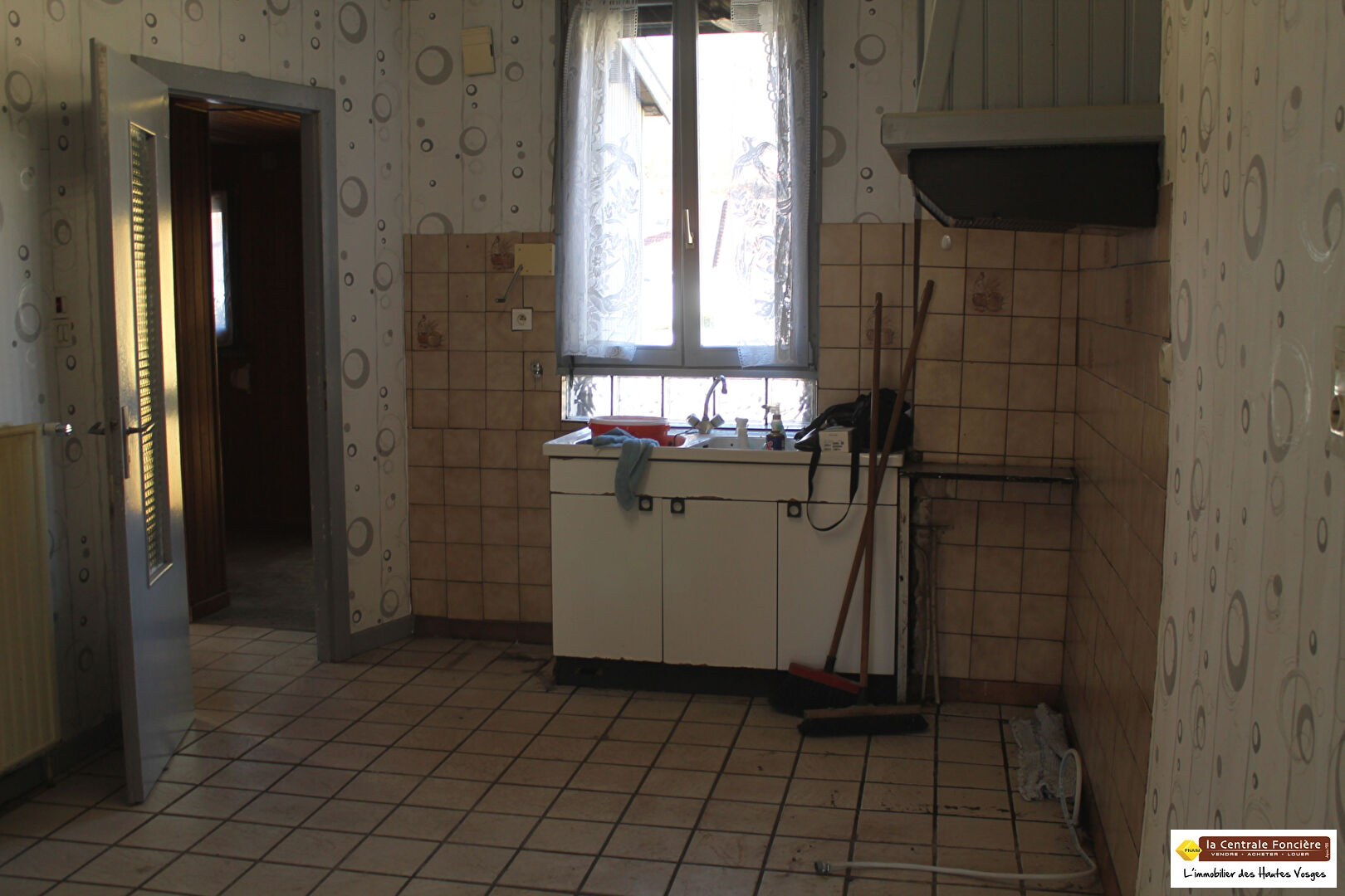 Photo COMPROMIS EN COURS ! EN EXCLUSIVITE ! MAISON MITOYENNE A RENOVER DE 80M2 SUR LA COMMUNE DE BUSSANG image 4/6