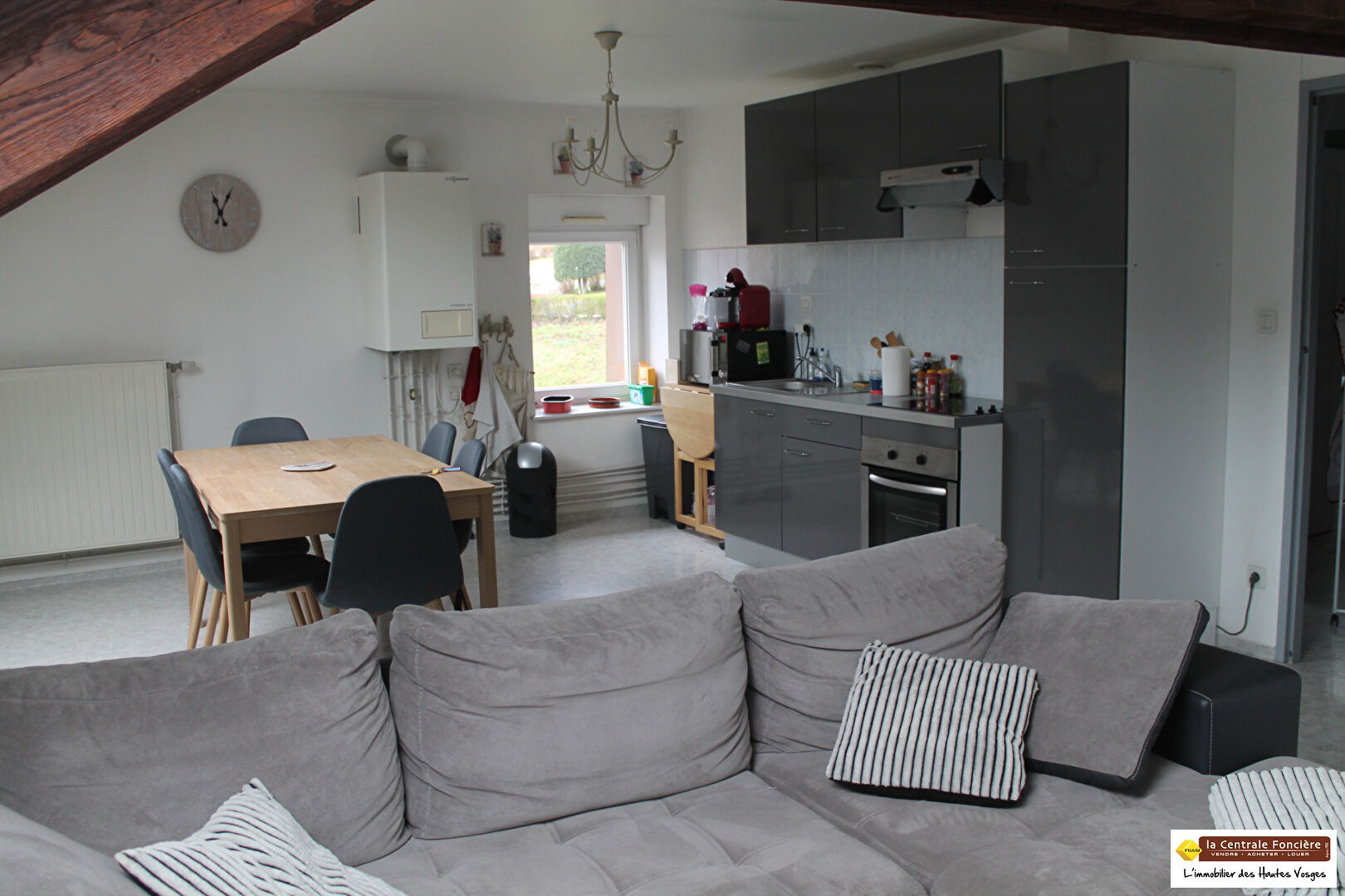 COMPROMIS SIGNE ! EN EXCLUSIVITE ! CHARMANT APPARTEMENT DE 57M2 SUR LA COMMUNE DE LE MENIL !