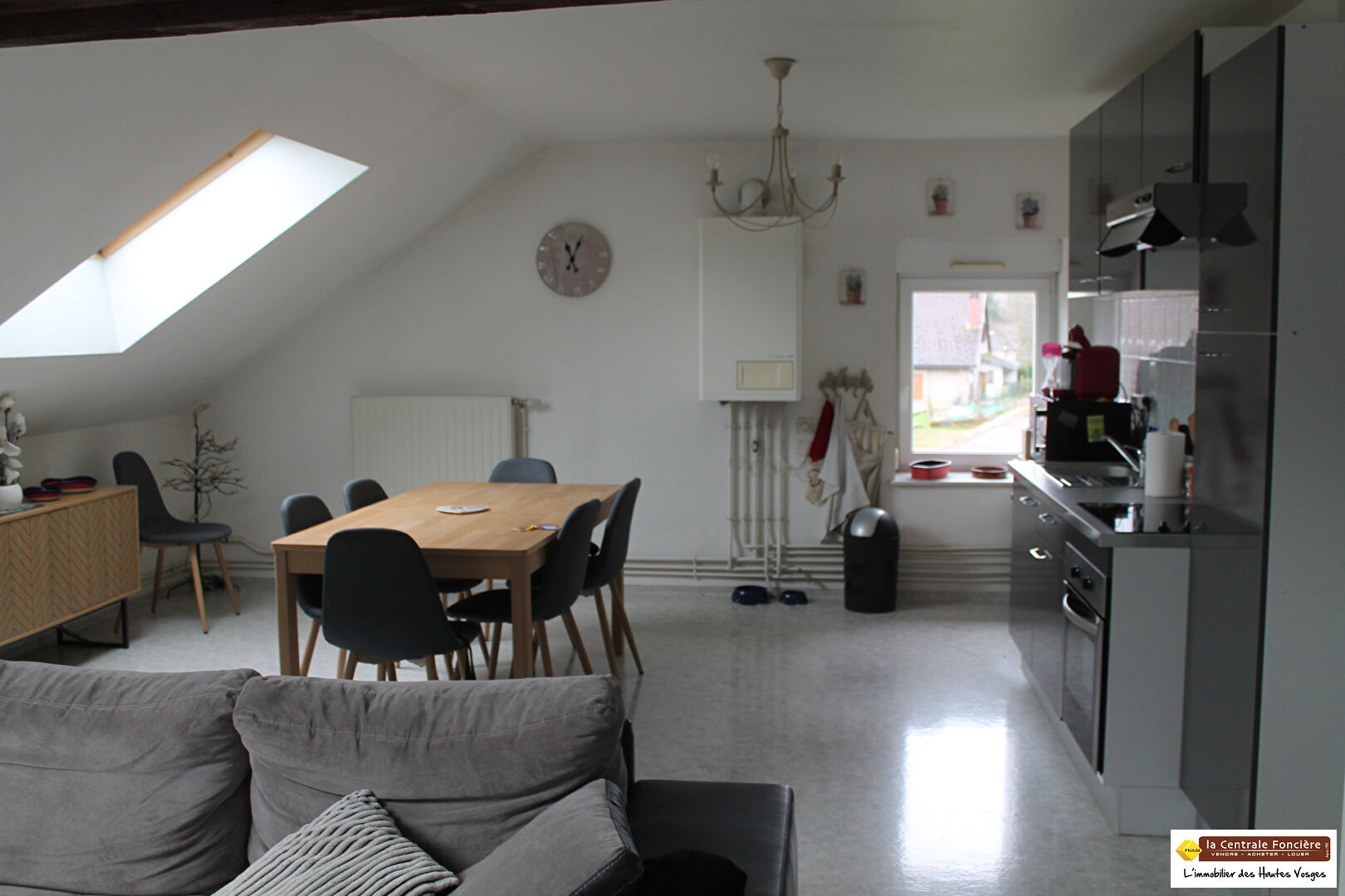 Photo COMPROMIS SIGNE ! EN EXCLUSIVITE ! CHARMANT APPARTEMENT DE 57M2 SUR LA COMMUNE DE LE MENIL ! image 2/6
