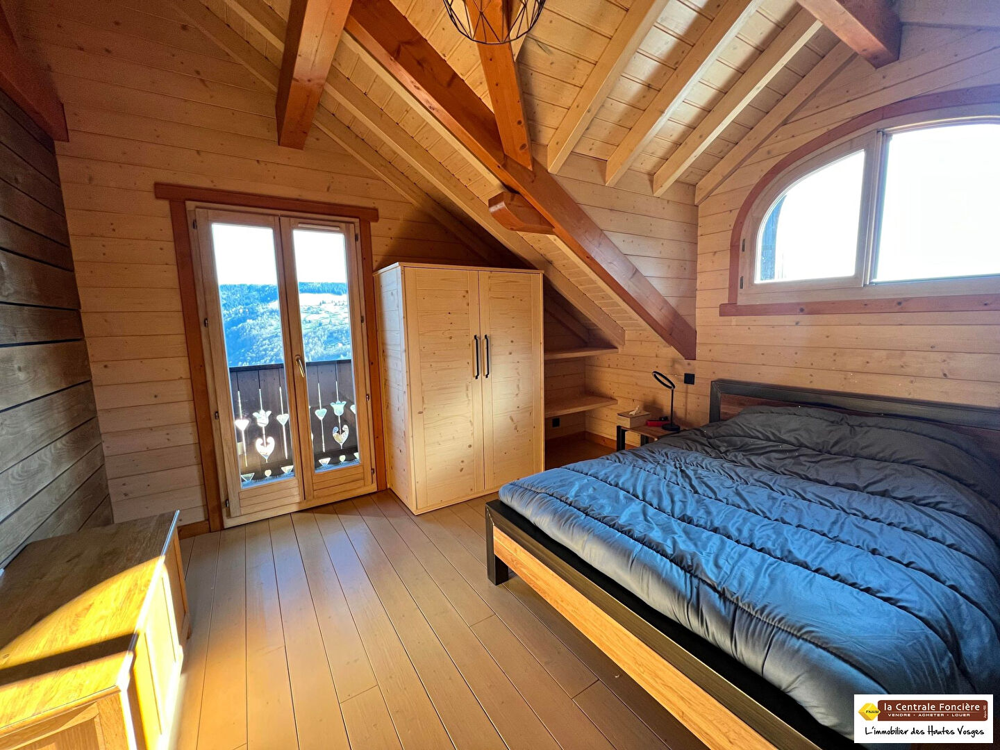 Photo VUE IMPRENABLE ! APPT TYPE CHALET 3 PIECES AV TERRASSE + TERRAIN PLAT. image 5/6