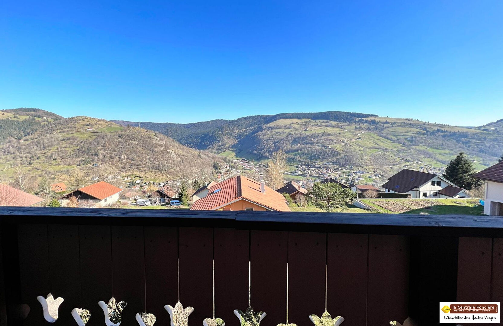 Photo VUE IMPRENABLE ! APPT TYPE CHALET 3 PIECES AV TERRASSE + TERRAIN PLAT. image 6/6