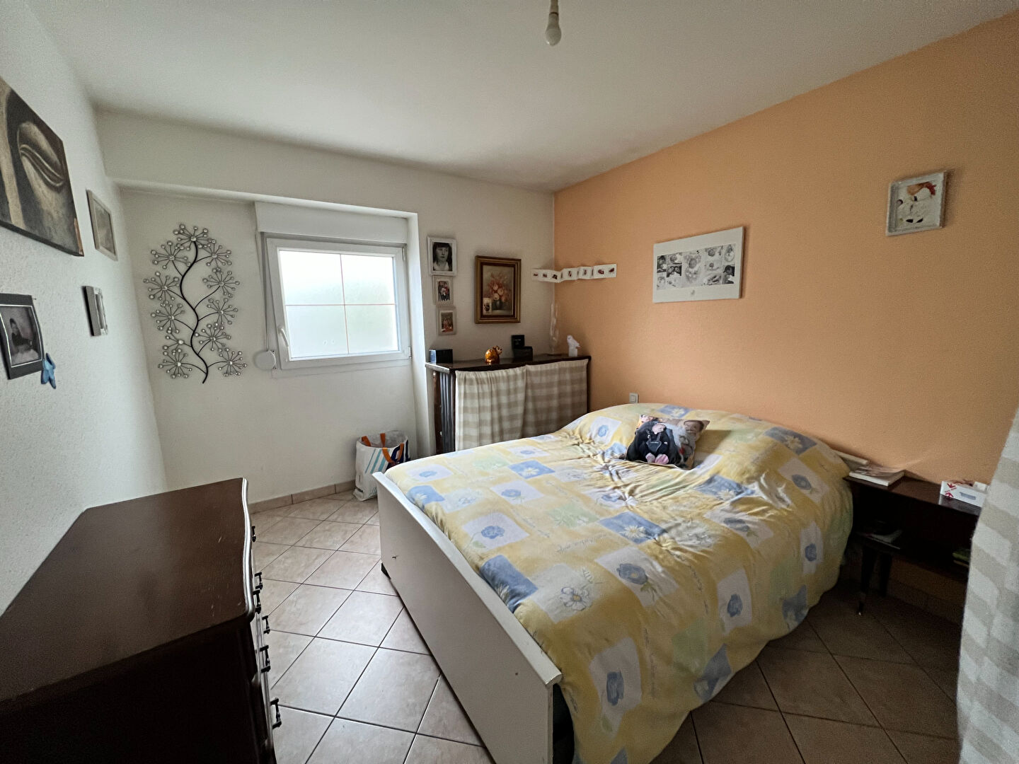 Photo CENTRE VAGNEY, PLAIN PIED APPARTEMENT 2 PIECES TERRASSE ET JARDIN. image 3/5