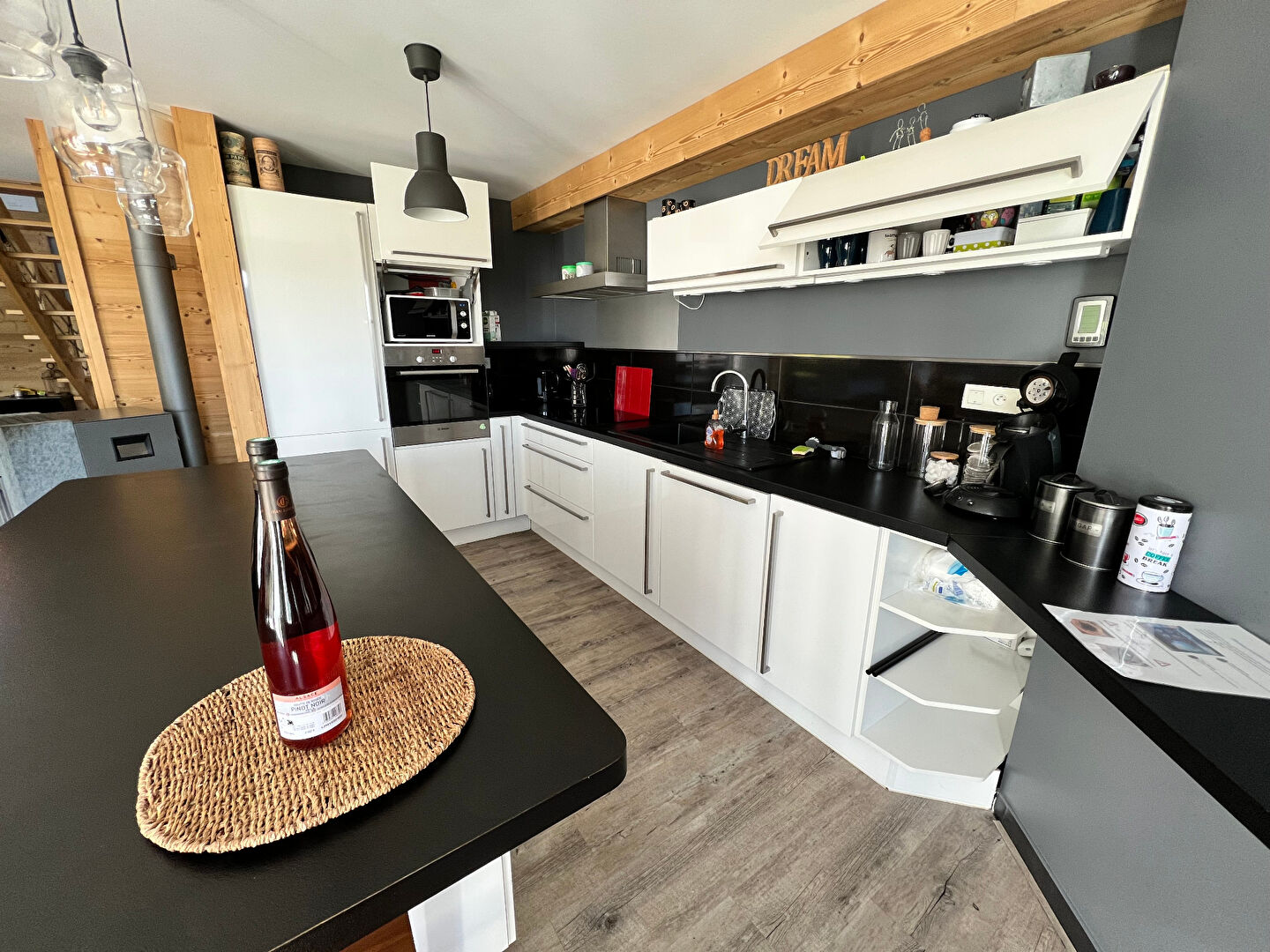 Photo CHALET SUR LES HAUTEURS DE LA BRESSE AVEC VUE PANORAMIQUE ! image 3/6