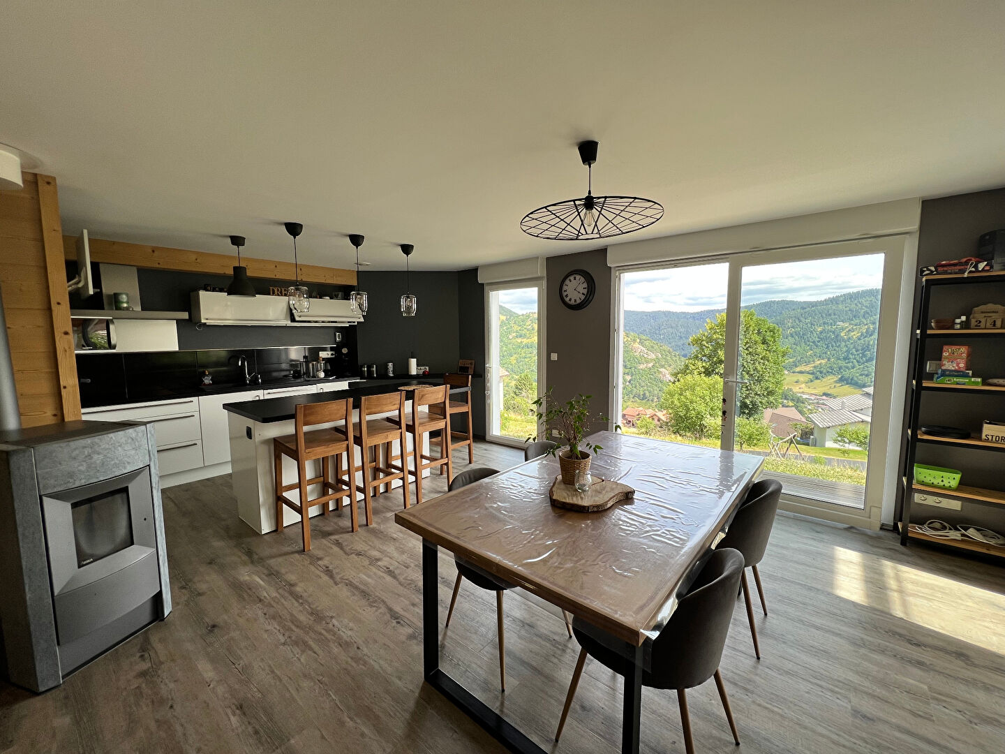 Photo CHALET SUR LES HAUTEURS DE LA BRESSE AVEC VUE PANORAMIQUE ! image 5/6