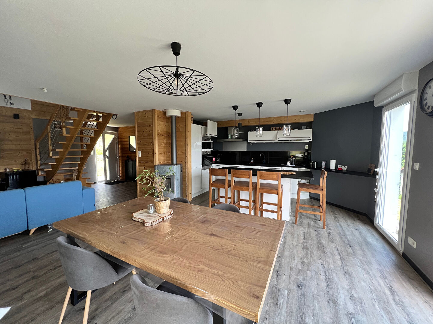 Photo CHALET SUR LES HAUTEURS DE LA BRESSE AVEC VUE PANORAMIQUE ! image 6/6