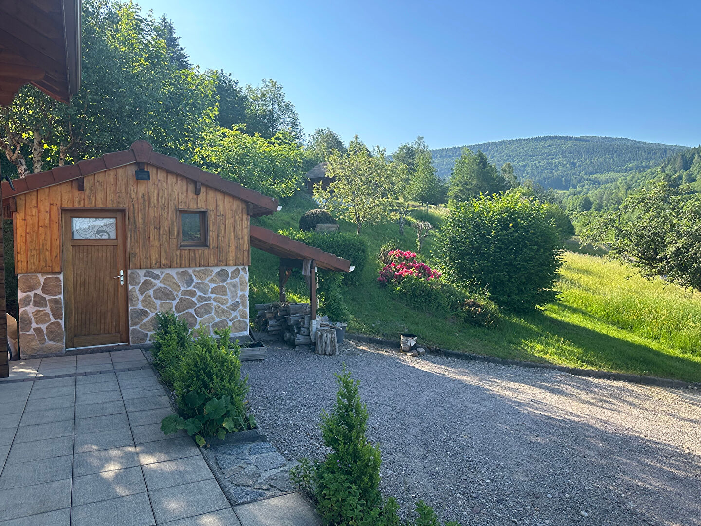 Photo EN EXCLUSIVITE ! MAGNIFIQUE CHALET DE 2006 image 2/6