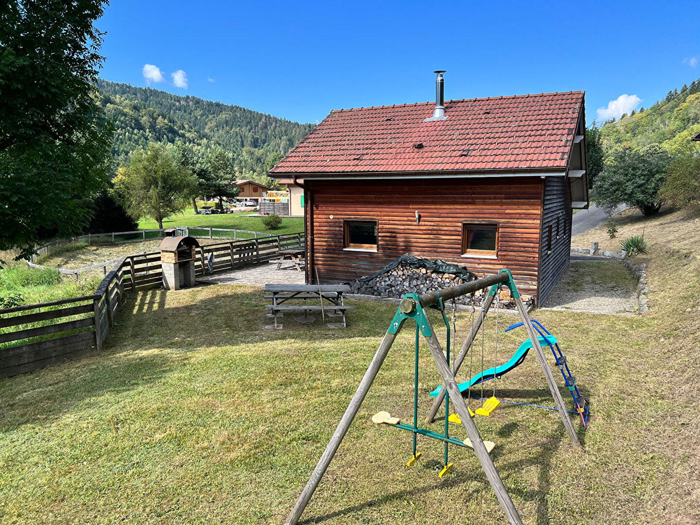 Photo CHALET 4 PIECES A VIVRE DE PLAIN PIED AVEC ETANG ! image 1/6